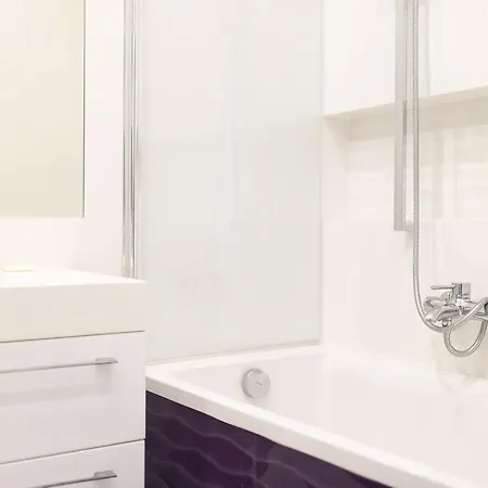 Lejlighed W Cichej Okolicy 5 Minut Od Centrum